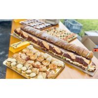 Meterbrot Wurzel gefüllt / geschnitten